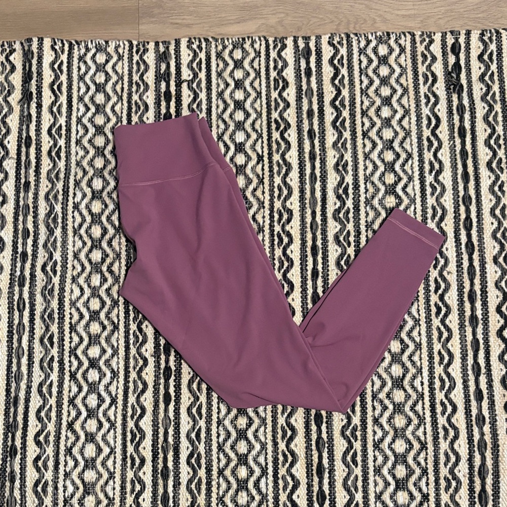 Lululemon Women’s purple leggings